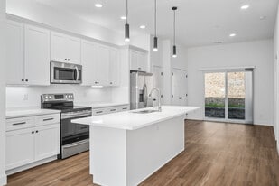 444 Neal St, Unit A in Cookeville, TN - Building Photo