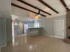 6346 Beechwood Ave in Sarasota, FL - Building Photo - Building Photo