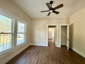 222 Lowell St in San Antonio, TX - Building Photo - Building Photo