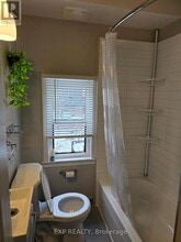 70 Victoria Ave S in Hamilton, ON - Building Photo - Building Photo