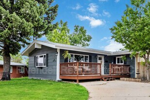 5766 W Elmhurst Dr in Littleton, CO - Building Photo