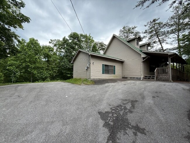 property at 847 Lloyd Huskey Rd