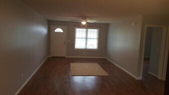 180 Wild Rose Ln in Marion, IL - Building Photo