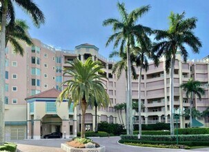 300 SE 5th Ave in Boca Raton, FL - Building Photo - Building Photo