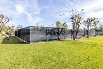 6520 Tampa Ave in Los Angeles, CA - Foto de edificio - Building Photo