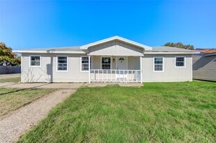 3020 2nd Ave N in Texas City, TX - Building Photo