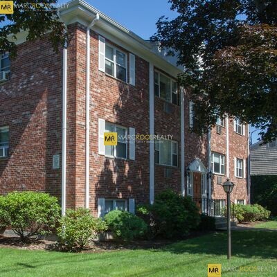 154 Lexington St, Unit #15 in Auburndale, MA - Foto de edificio