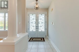 4916 Huron Heights Dr in Mississauga, ON - Building Photo - Building Photo