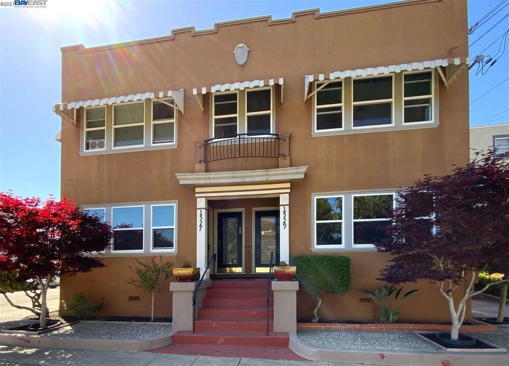 1527 Everett St in Alameda, CA - Building Photo