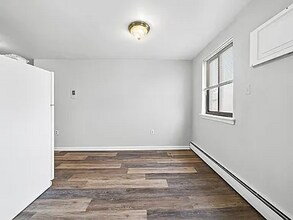 1774 W Godfrey Ave in Philadelphia, PA - Foto de edificio - Building Photo