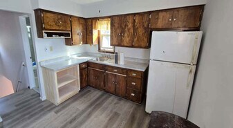 242 Park Ave in Bethpage, NY - Building Photo