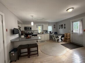 72 Main St in South Berwick, ME - Building Photo - Building Photo