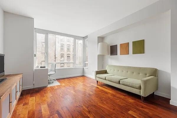 property at 261 W 28th St