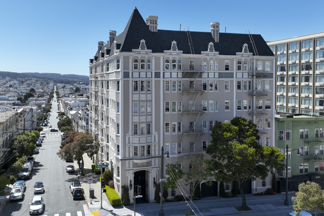 Marina Chateau in San Francisco, CA - Building Photo