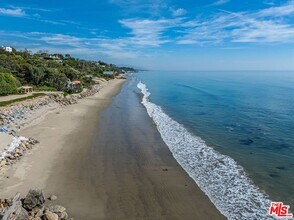 28036 Sea Ln Dr in Malibu, CA - Building Photo - Building Photo