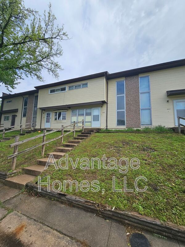 property at 829 N 70th Terrace