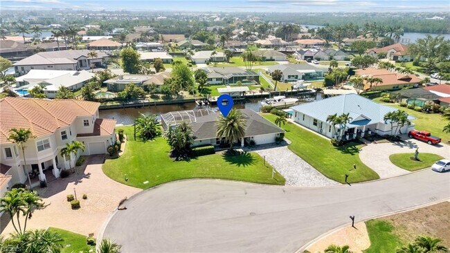 858 Hatchee Vista Ln in Ft. Myers, FL - Foto de edificio - Building Photo