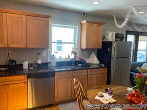 62 Frederick Ave in Medford, MA - Building Photo - Building Photo
