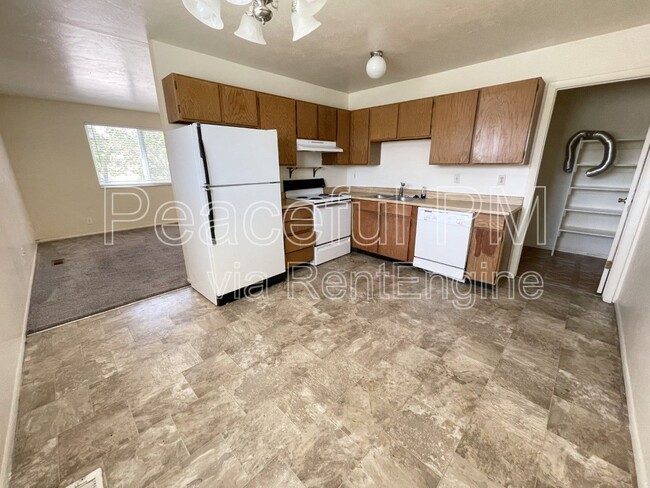 property at 4693 S Arlington Park Dr