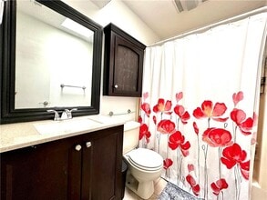 1370 Oakland Ave in Fayetteville, AR - Building Photo - Building Photo