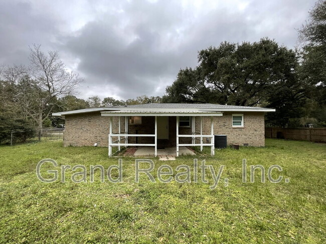 10122 Chemstrand Rd in Pensacola, FL - Building Photo - Building Photo