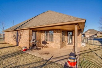 1108 Remington Ct, Unit AUCPCM in Enid, OK - Building Photo - Building Photo