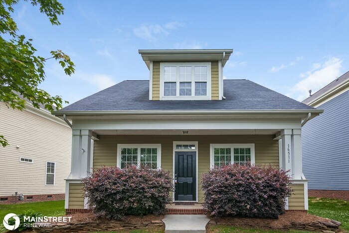 16511 Spruell St in Huntersville, NC - Building Photo