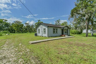2155 County Rd 348 in Brazoria, TX - Building Photo - Building Photo