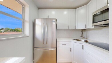 1201 SW 42nd Ave in Miami, FL - Building Photo - Building Photo