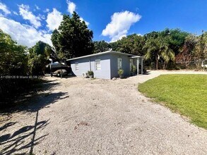 29320 Illinois Rd in Homestead, FL - Building Photo - Building Photo