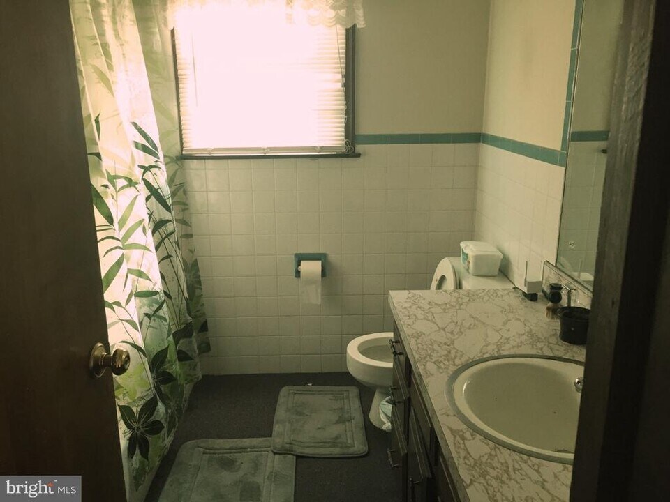 213 Laurel Ave in Glassboro, NJ - Building Photo