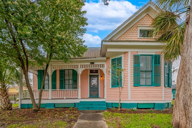 property at 1401 Cortlandt St