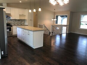 3601 88th Ave SE in Mercer Island, WA - Building Photo - Building Photo