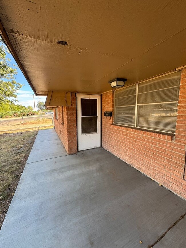 property at 1910 Kirkland Dr