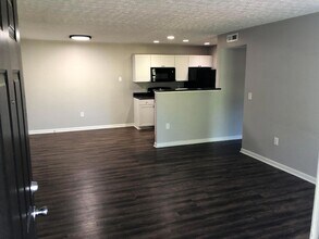 5536 Cedar Springs, Unit 5536A in Columbus, OH - Building Photo - Building Photo