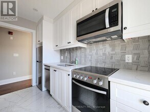 28-28 Boustead Ave in Toronto, ON - Building Photo - Building Photo