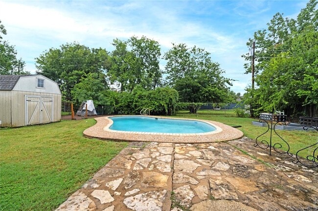 1702 Oakridge Dr in Round Rock, TX - Building Photo - Building Photo