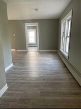 93 Spruce St in Winchendon, MA - Building Photo - Building Photo