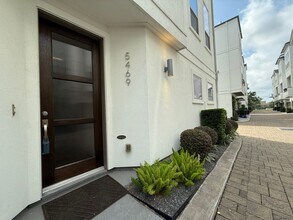 5469 Larkin St in Houston, TX - Building Photo - Building Photo