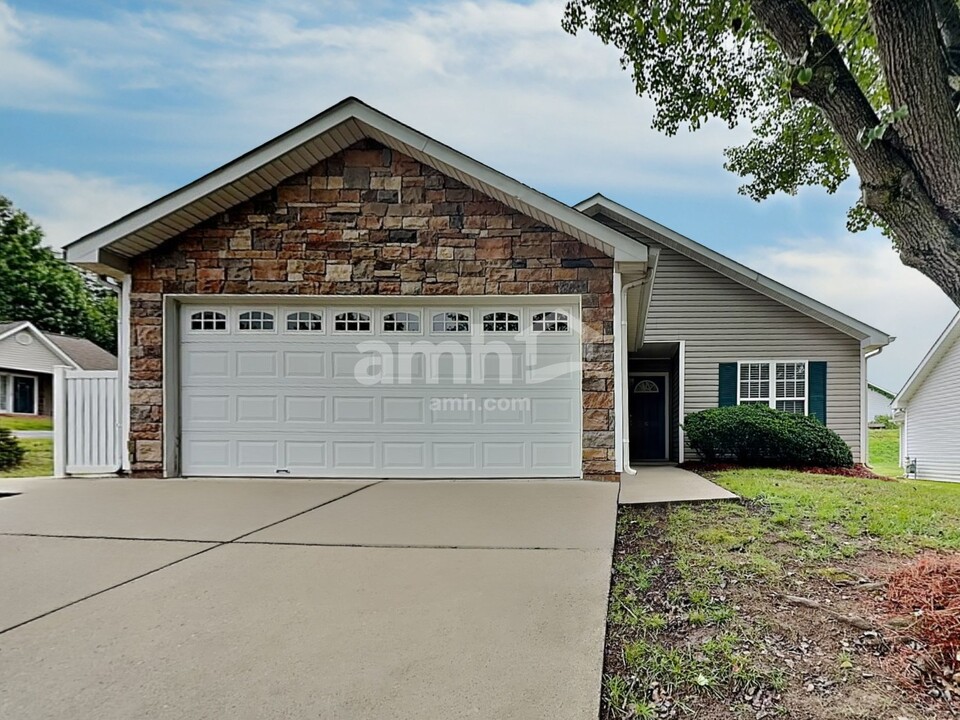 181 Tudor Downs Rd in Winston-Salem, NC - Building Photo