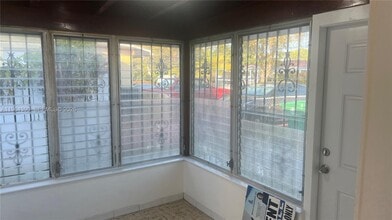 134 SW 61st Ave in Miami, FL - Building Photo - Building Photo