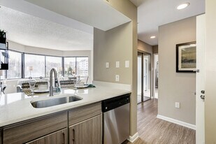 Parkstone Alexandria in Alexandria, VA - Building Photo