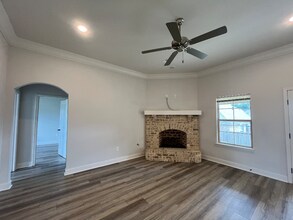 579 Silver Hill Dr in Pearl, MS - Foto de edificio - Building Photo