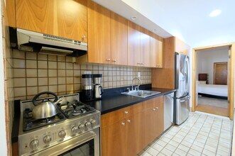 217 W 70th St in New York, NY - Building Photo - Building Photo