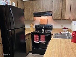 1360 W Isabella Ave, Unit 1 in Mesa, AZ - Building Photo - Building Photo