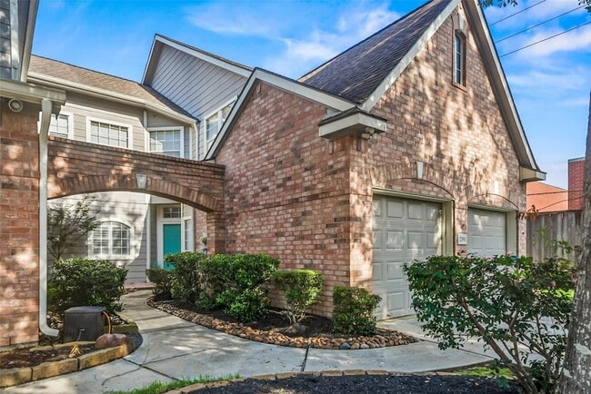 property at 2351 Summit Way Ct