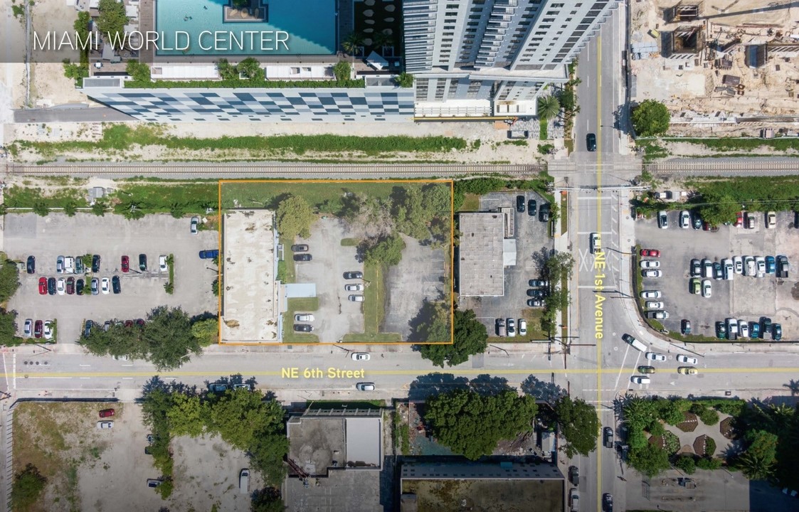 600 Miami Worldcenter in Miami, FL - Building Photo