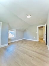 2-2 Walnut St, Unit #2 in Middletown, CT - Foto de edificio - Building Photo