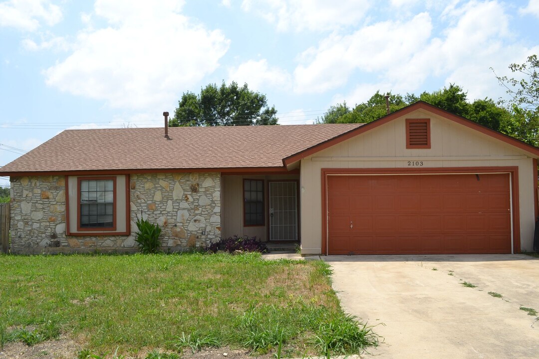 2103 Lazy Ridge Dr in Killeen, TX - Building Photo