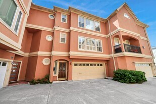 825 Rosine St in Houston, TX - Building Photo